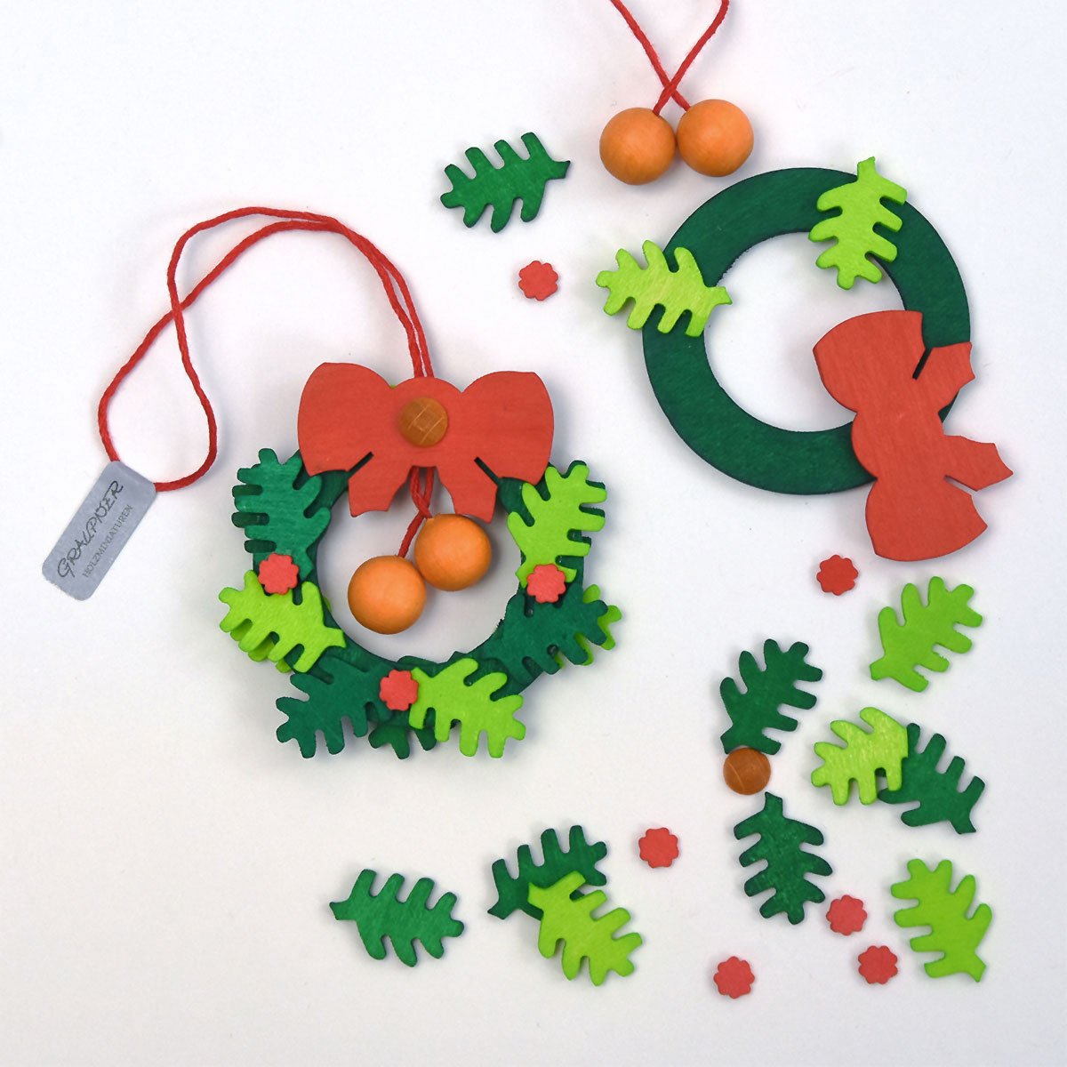 Textured Wreath with Hearts - Christmas tree decoration
